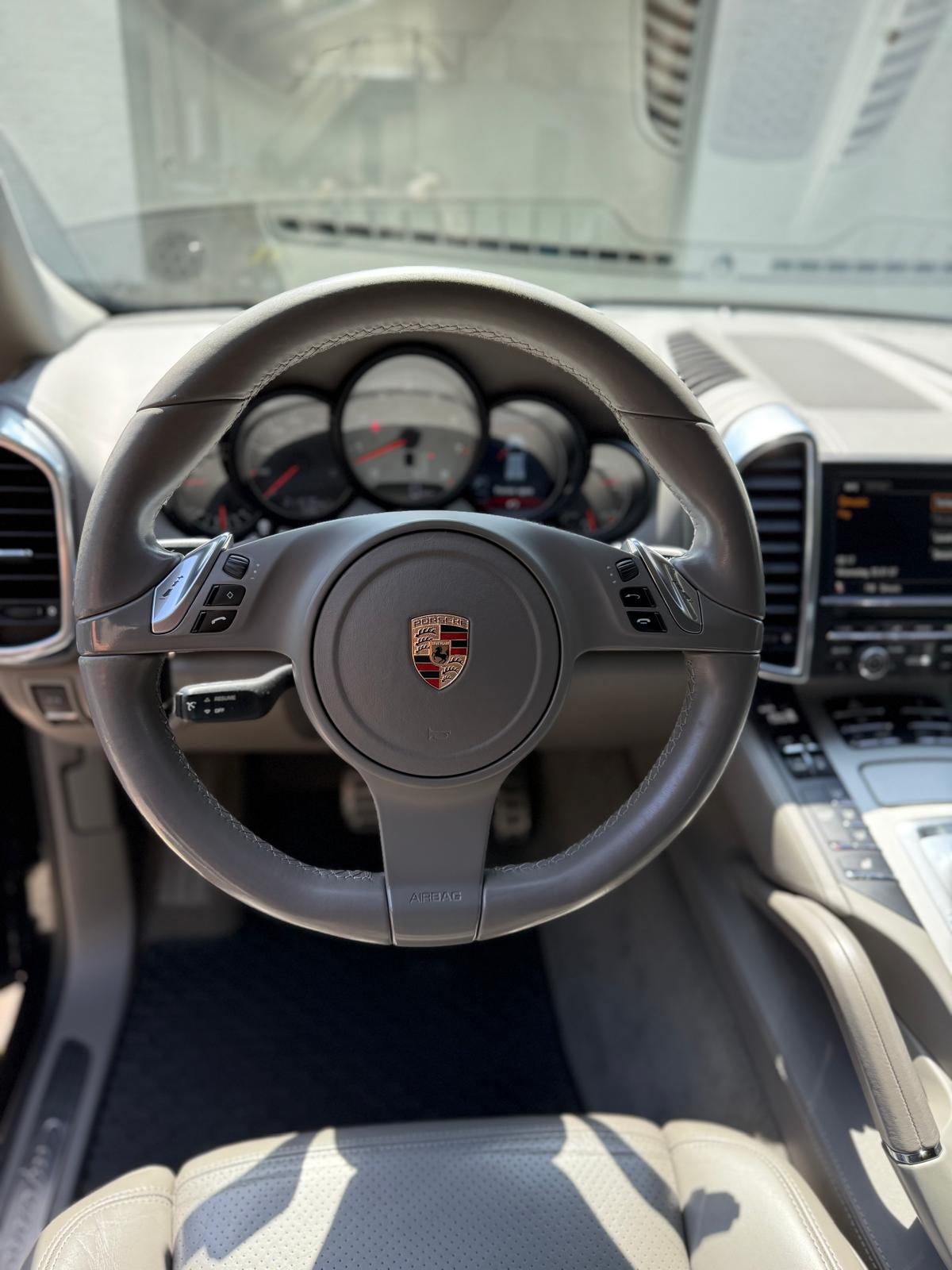 Porsche Cayenne interieur stuurwiel